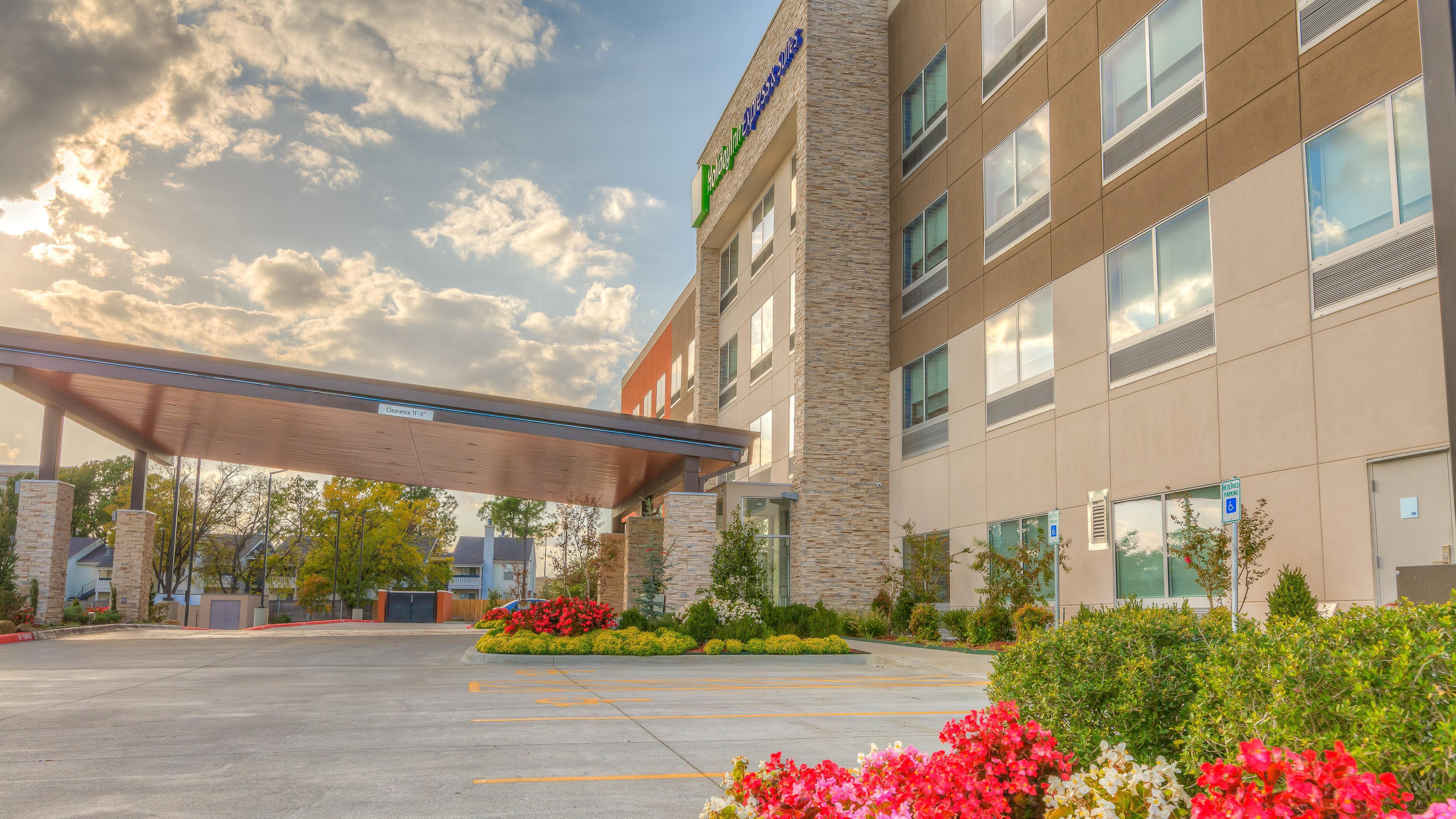 Holiday Inn Express & Suites Tulsa Midtown By Ihg מראה חיצוני תמונה