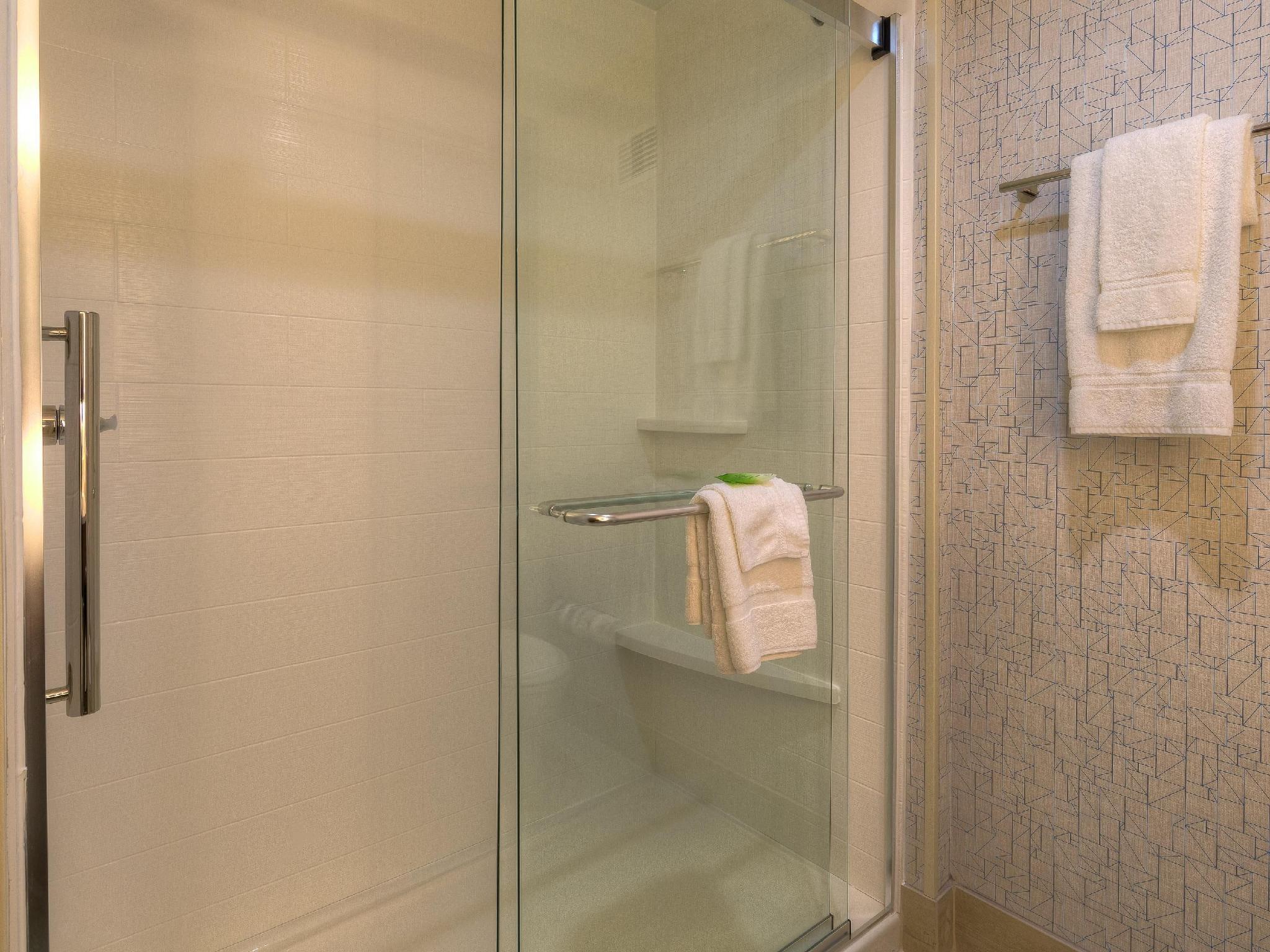 Holiday Inn Express & Suites Tulsa Midtown By Ihg מראה חיצוני תמונה