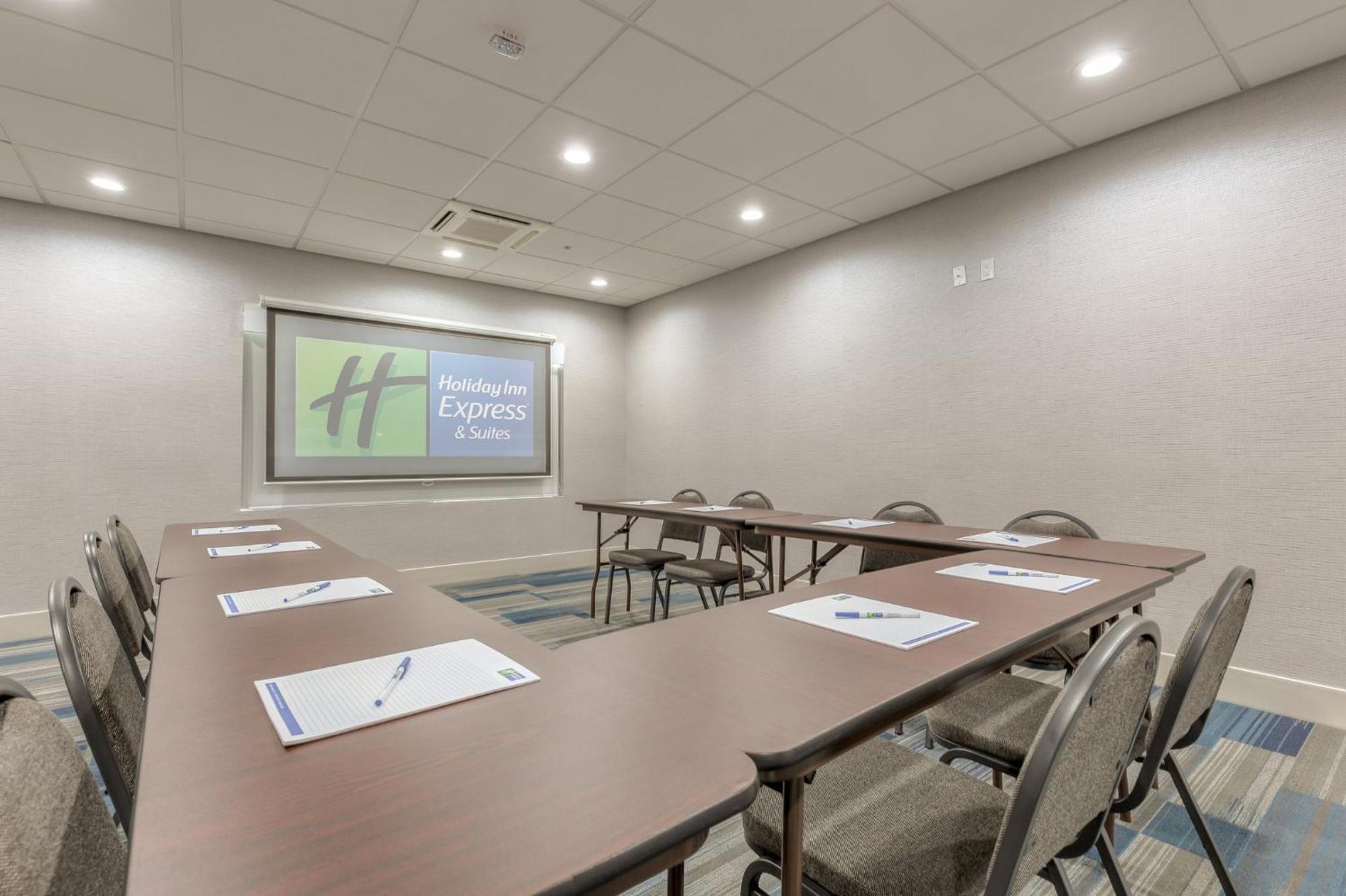 Holiday Inn Express & Suites Tulsa Midtown By Ihg מראה חיצוני תמונה